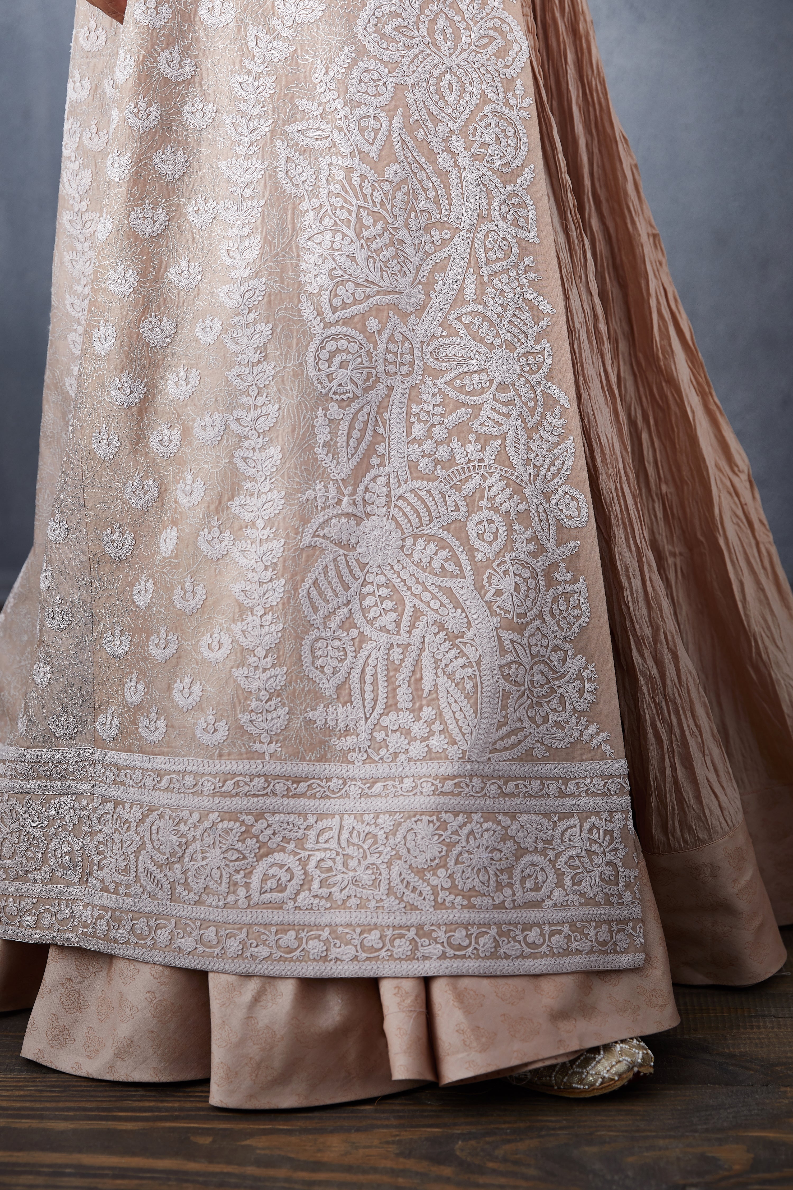 Neera Dhuni Nakshi Jacket Set