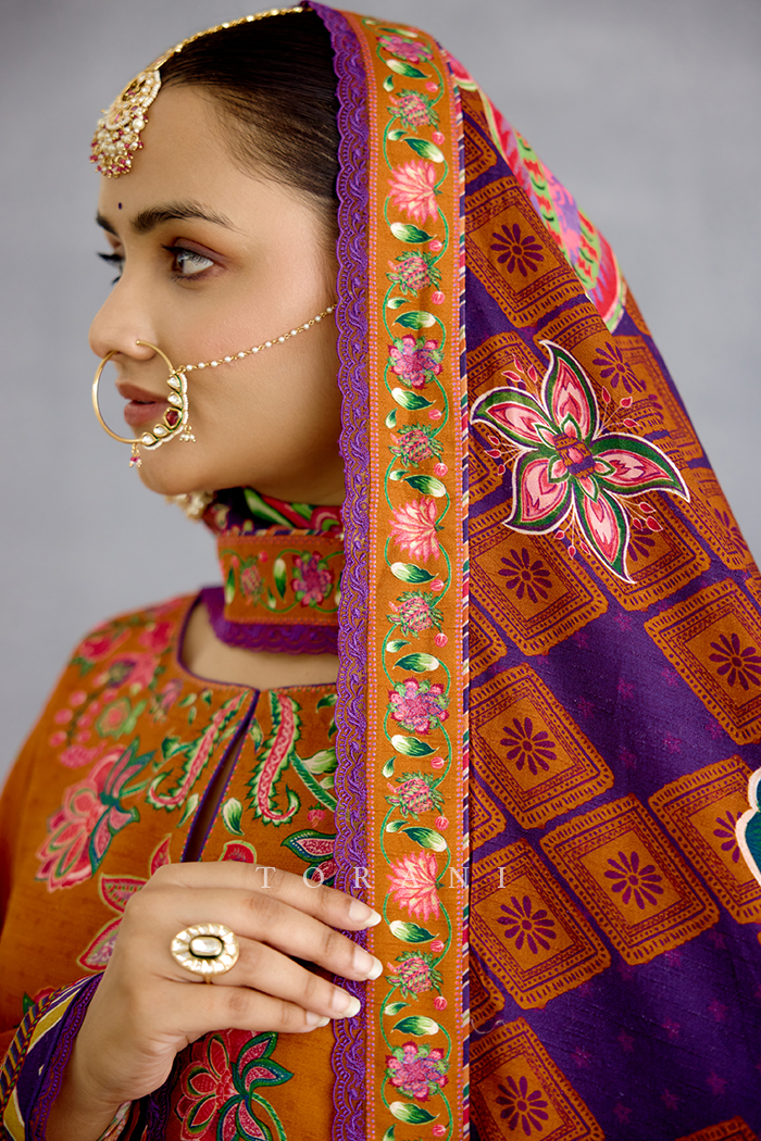 Komudika Aadhavi Kurta Set