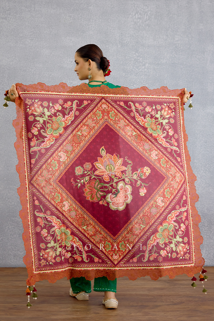 Laalima Ayaana Scarf