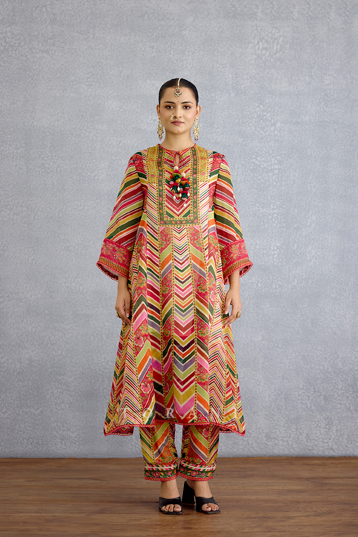 Chitrangi Asthika Kurta Set