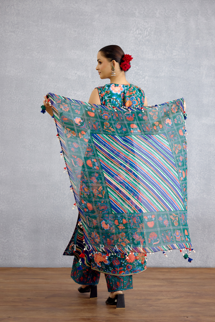 Mayurika Anura Scarf