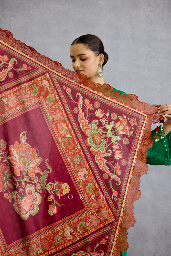 Laalima Ayaana Scarf