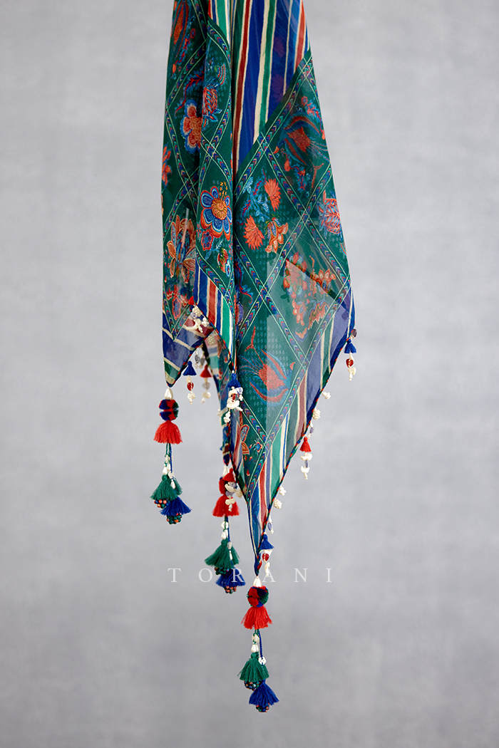 Mayurika Anura Scarf