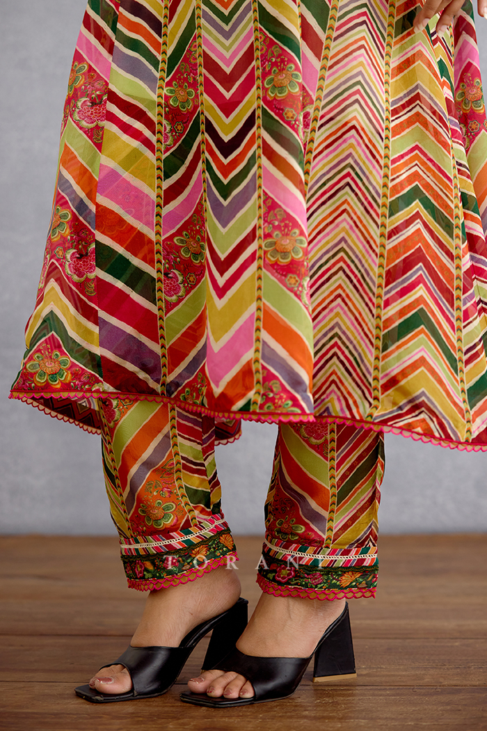 Chitrangi Asthika Kurta Set