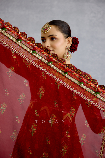 Laalima Naynaa Odhni