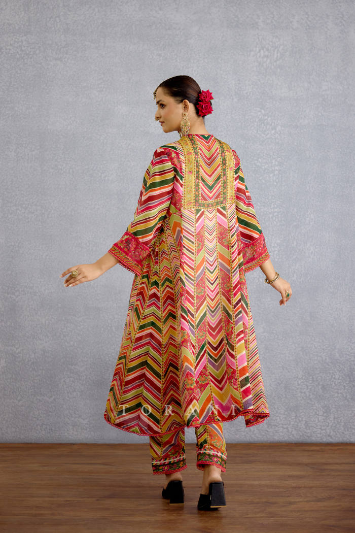 Chitrangi Asthika Kurta Set