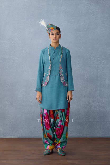 Dil Nawaz Minoo Jacket Set