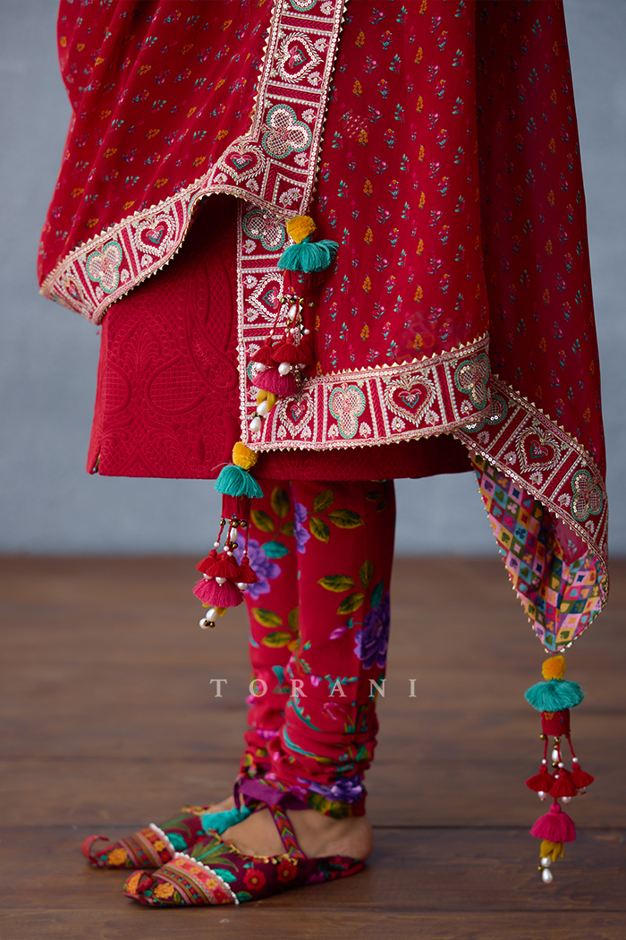 Dil Surkh Maryam Odhni