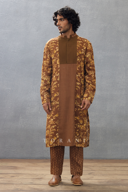 Dahliya Ashvath Kurta Set