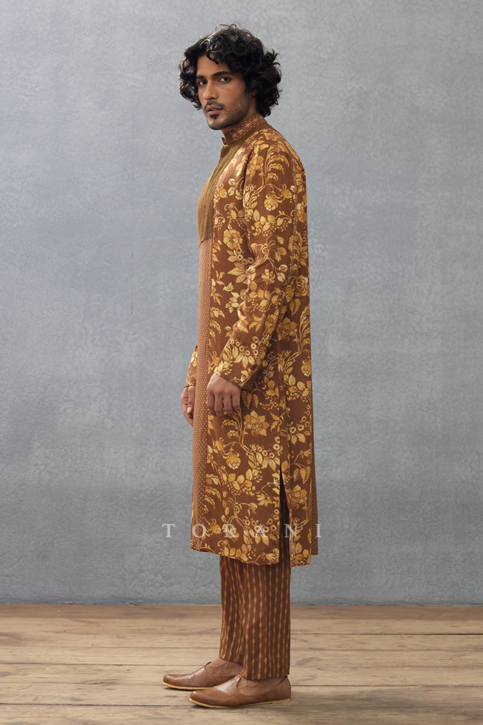 Dahliya Ashvath Kurta Set