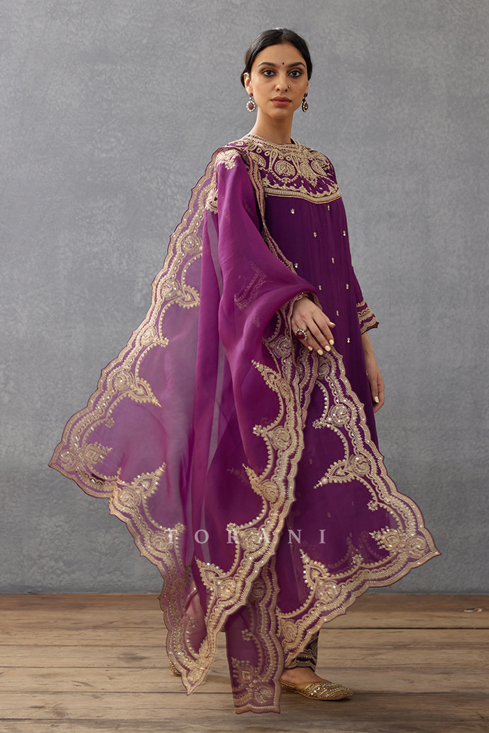 Gul-Rez Urvi Kurta Set