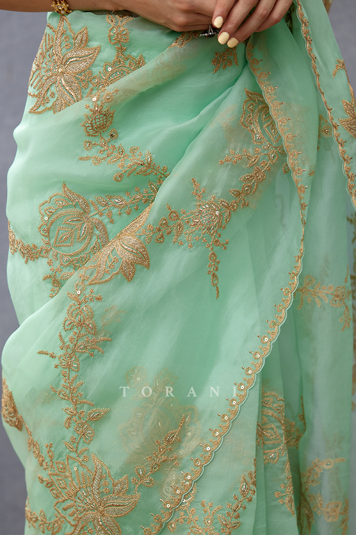 Gul-Neer Daavya Saree