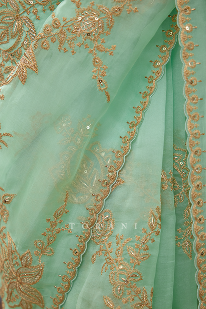 Gul-Neer Daavya Saree