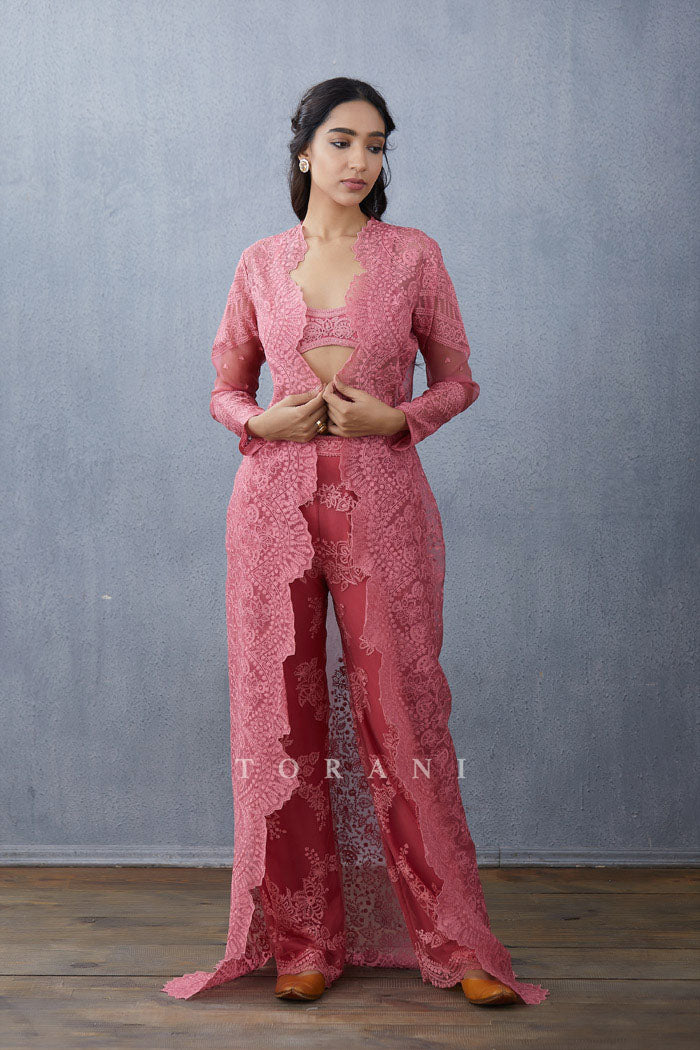 Gulaab Daavya Cape Set