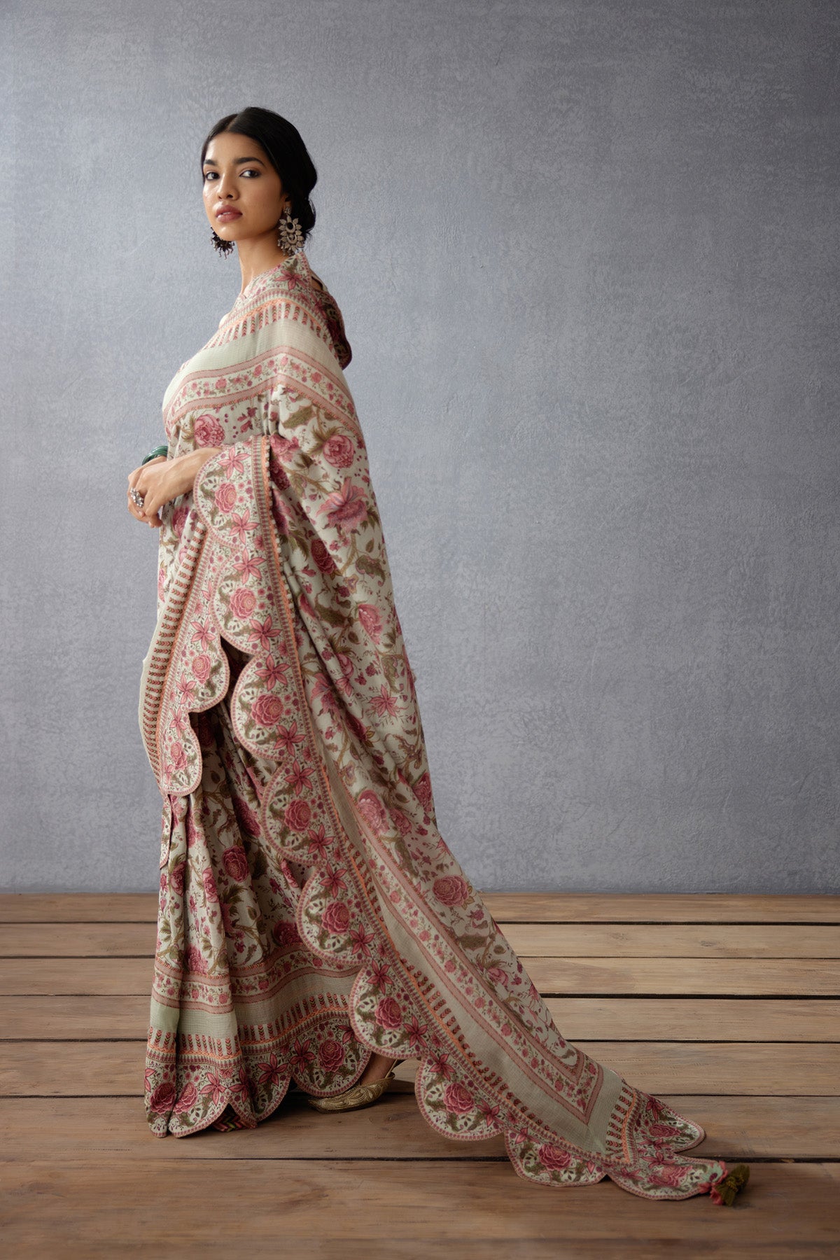 Jaituni Vanida Saree