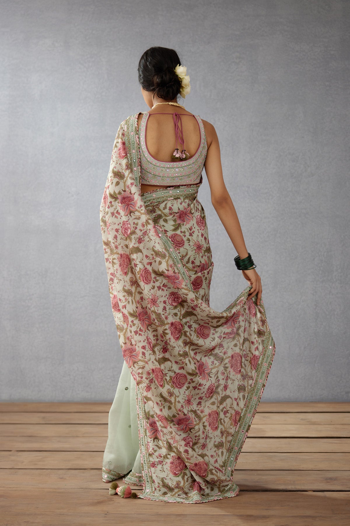 Jaituni Sheesha Revathi Saree