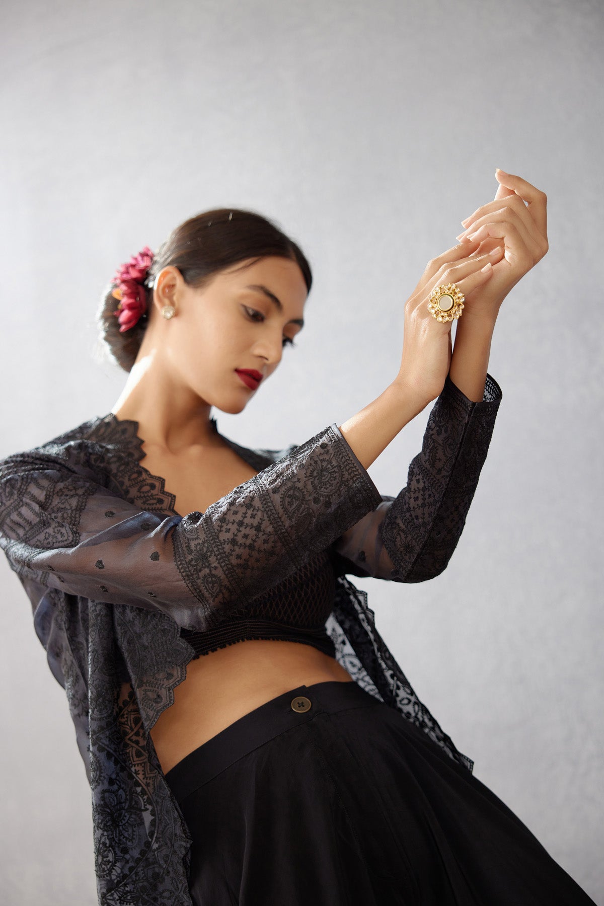 Gulghast Daavya Cape Set