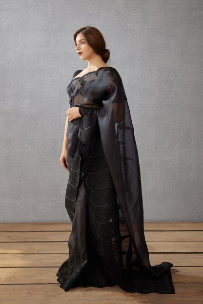 Neha Singh In Our Gulghast Geetika Saree Set