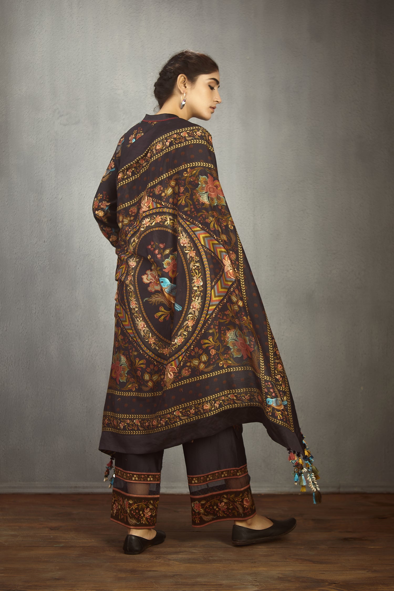 Nisha Chokor Boota Scarf