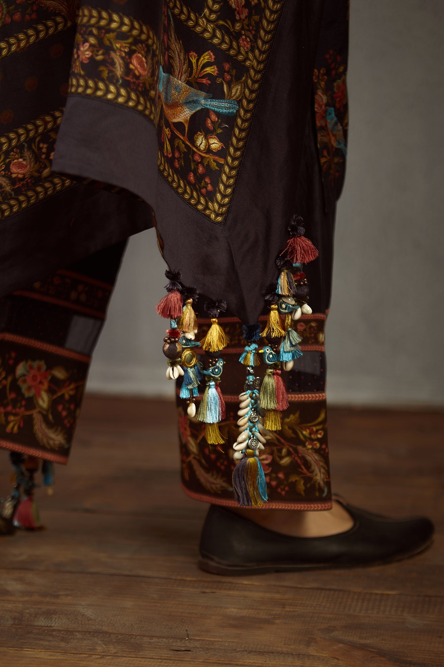 Nisha Chokor Boota Scarf