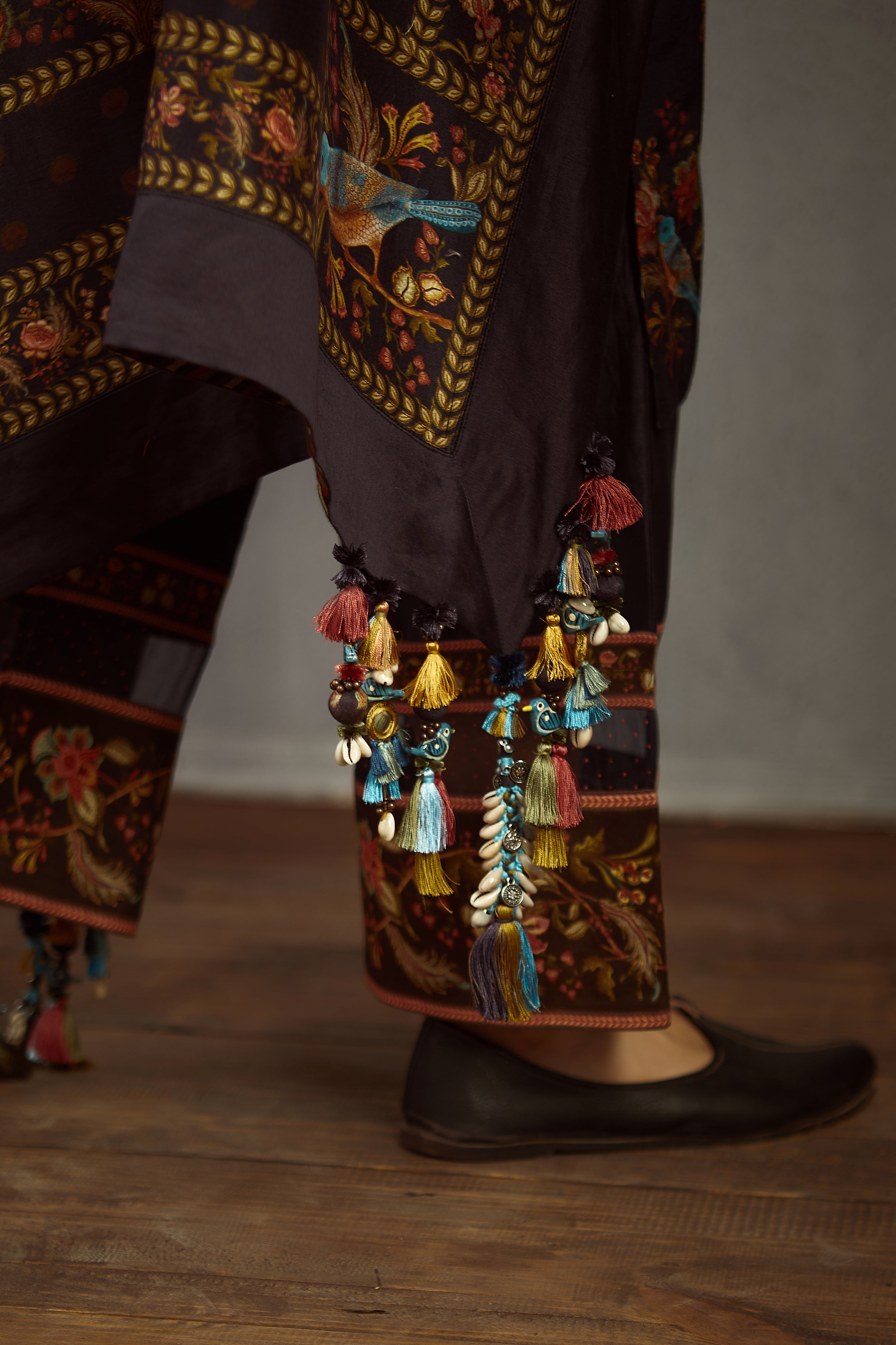 Nisha Chokor Boota Scarf