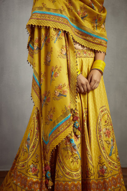 Sunehra Padmini Odhni