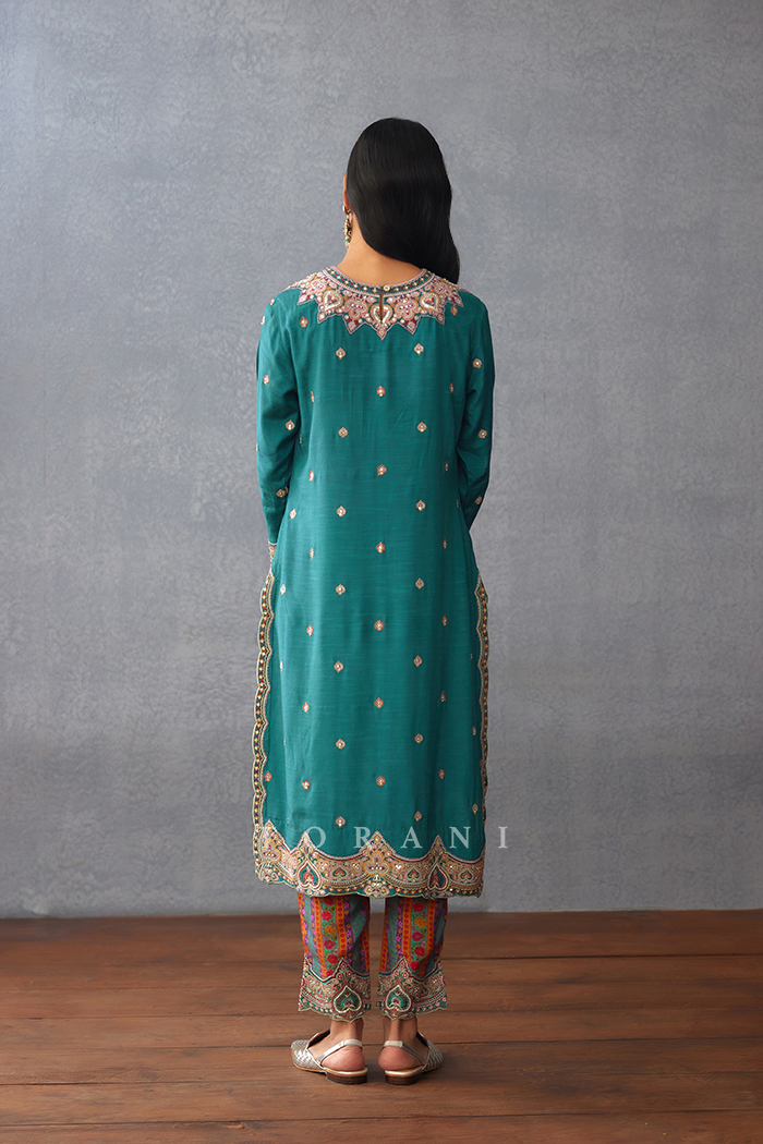 Dil Nawaz Urvi Kurta Set