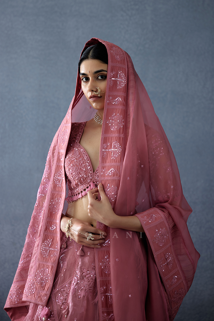 Gulkand Pankhuri Odhni