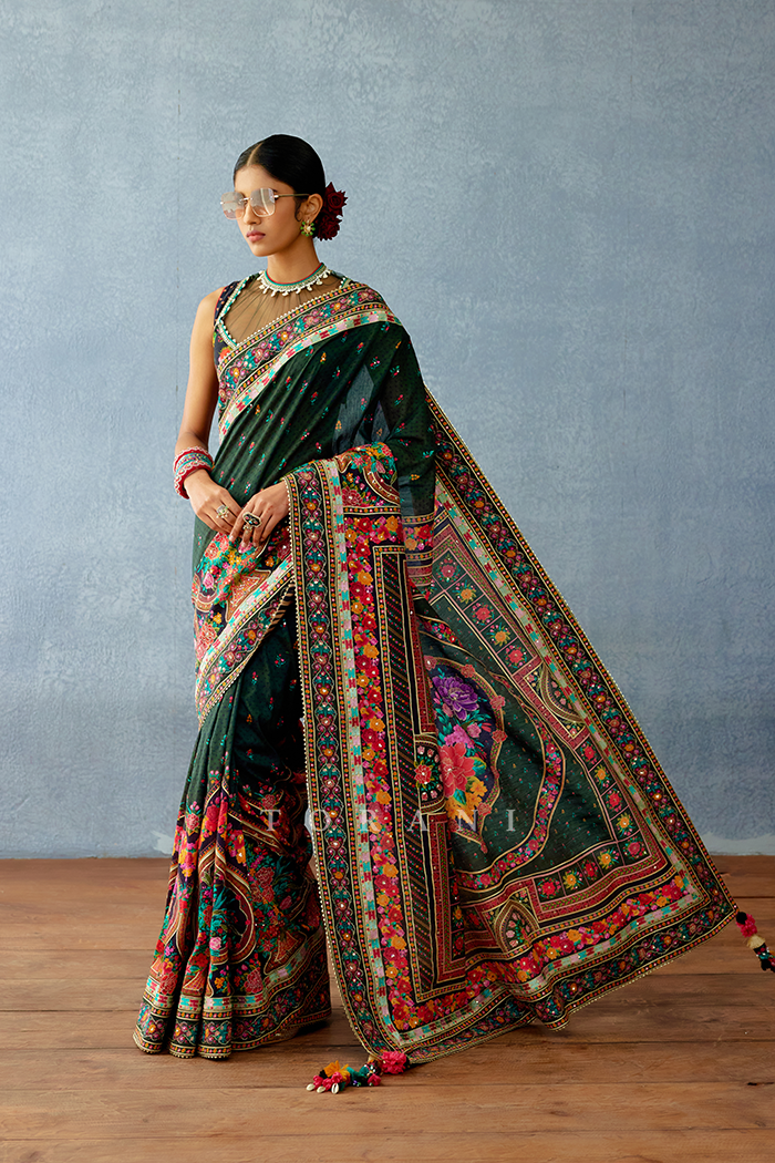 Dil Shadaab Samira Saree