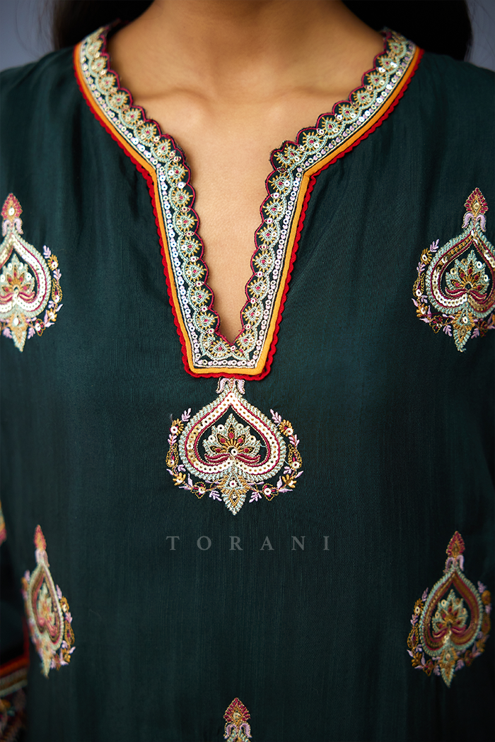 Dil Shadaab Maira Kurta Set