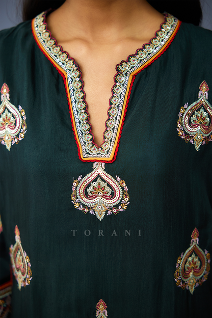 Dil Shadaab Maira Kurta Set