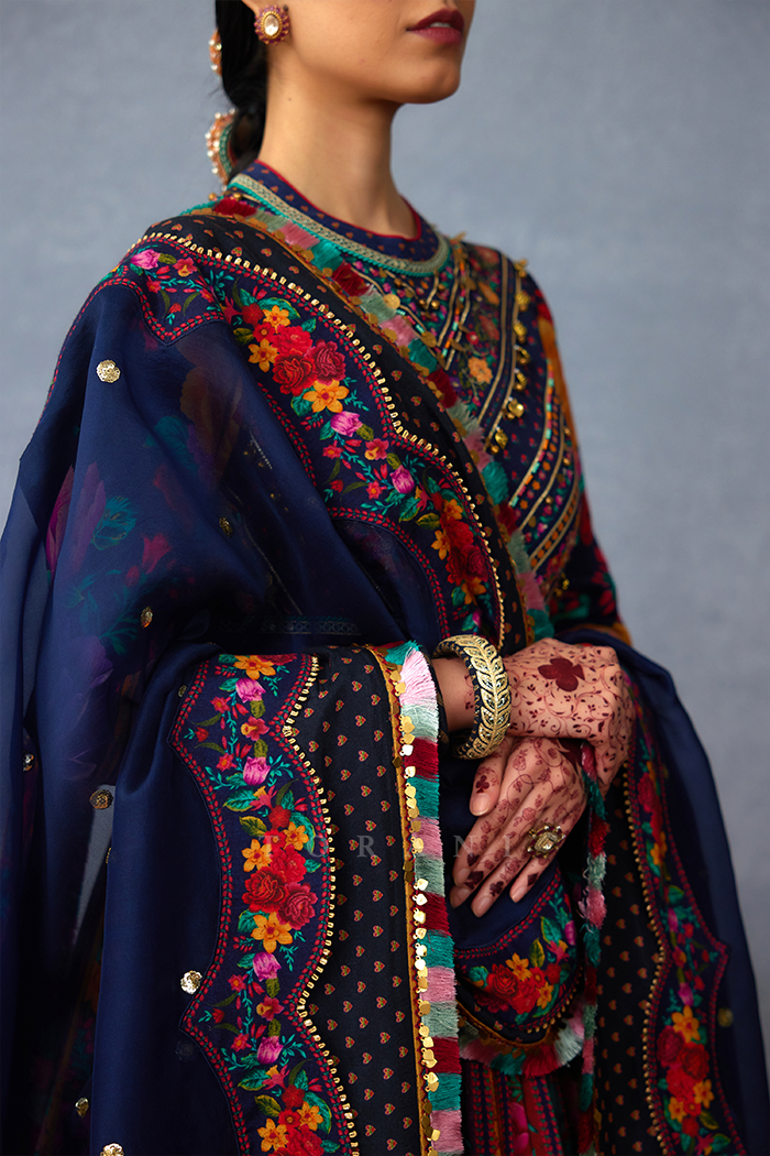 Dil Rang Zareen Odhni