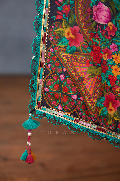 Dil Shaad Urfi Scarf