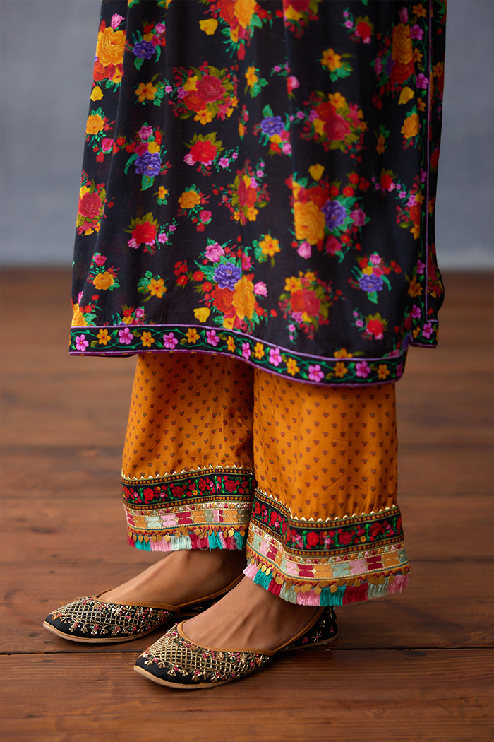 Dil Shaad Aafiya Kurta Set