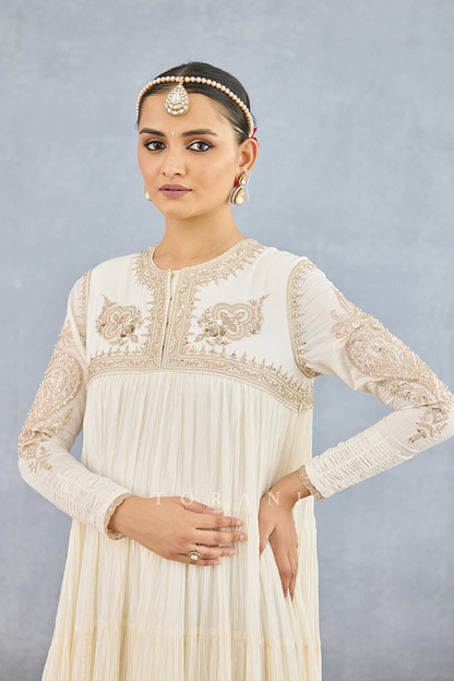 Maahe Minaj Anarkali