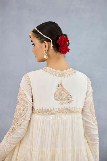 Maahe Minaj Anarkali