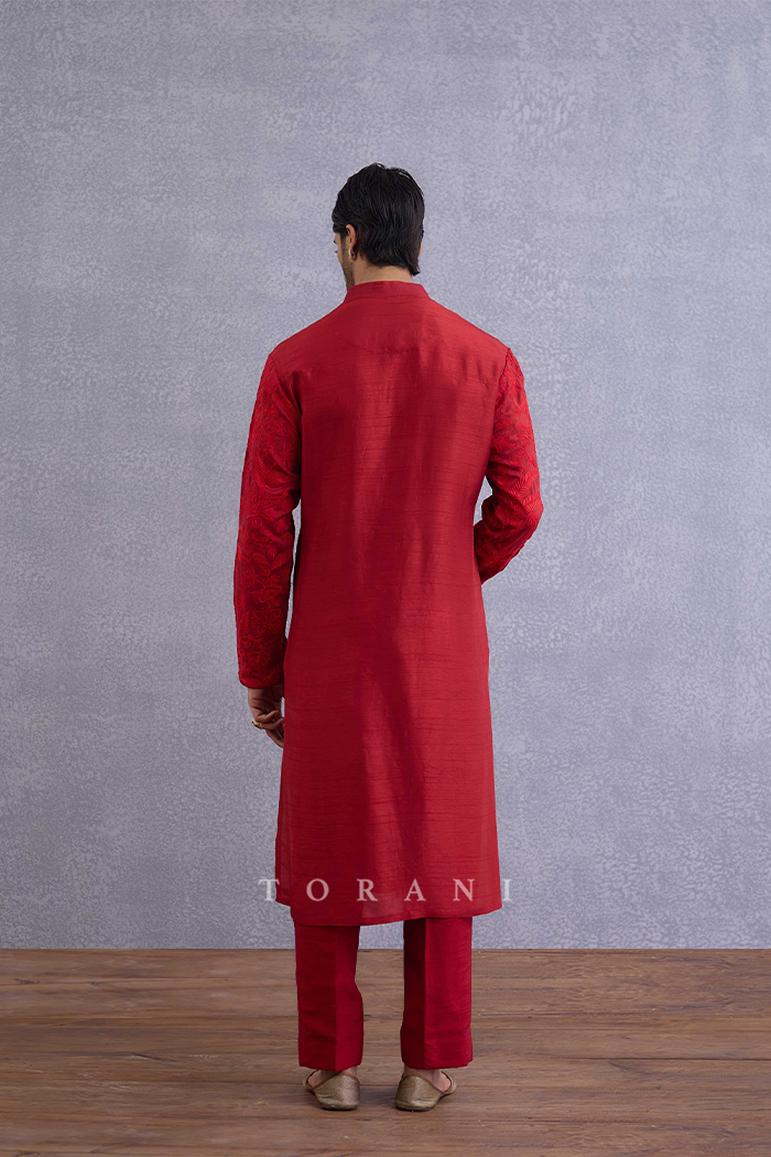Surkh Aaqib Kurta Set