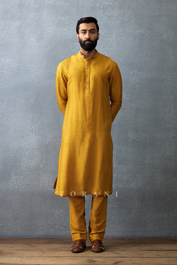 Sunehra Yagna Bandi Set