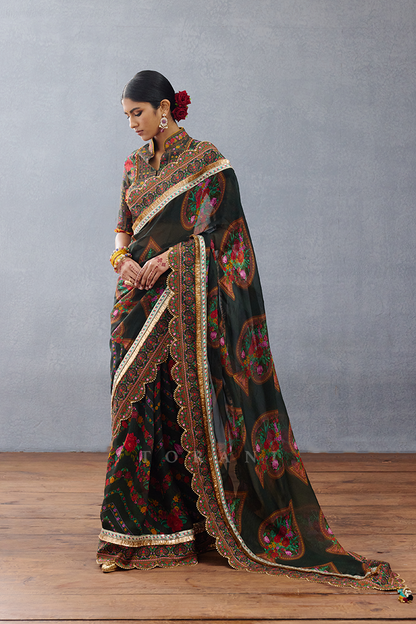 Dil Shaad Aiman Saree