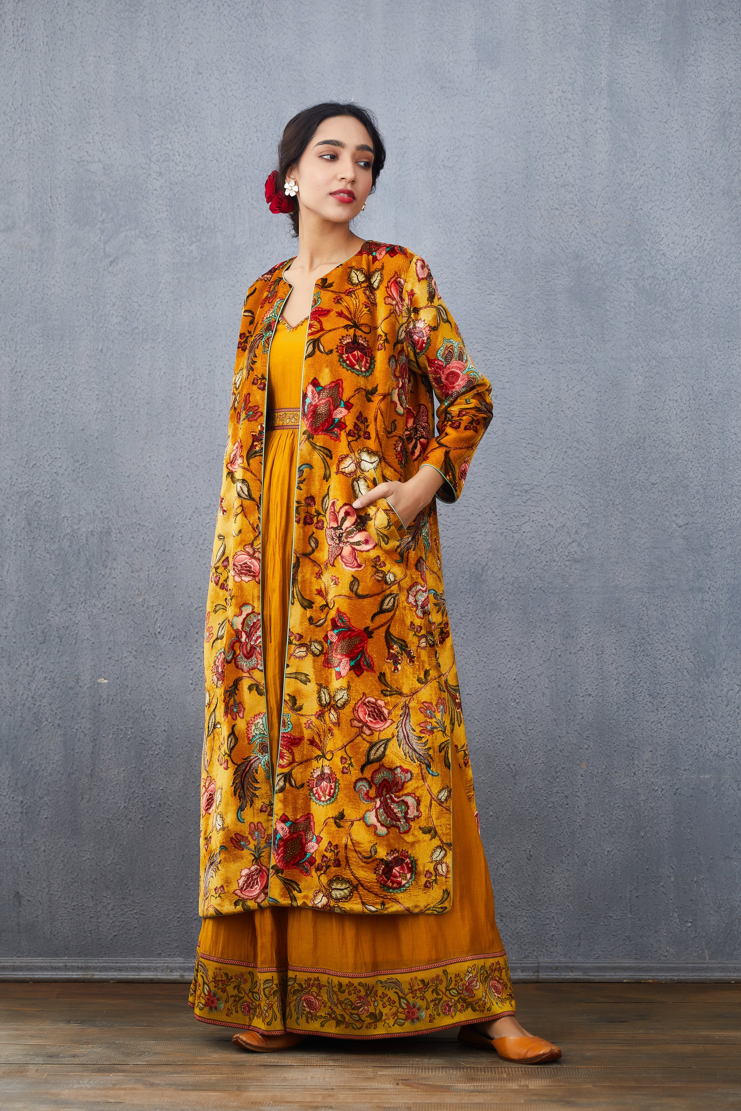 Sunehra Makhmal Dhuni Jacket