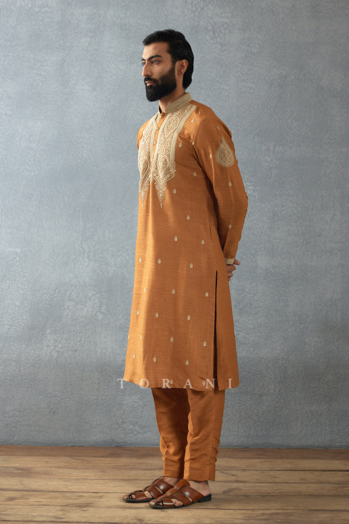 Dahliya Balochi Kurta Set