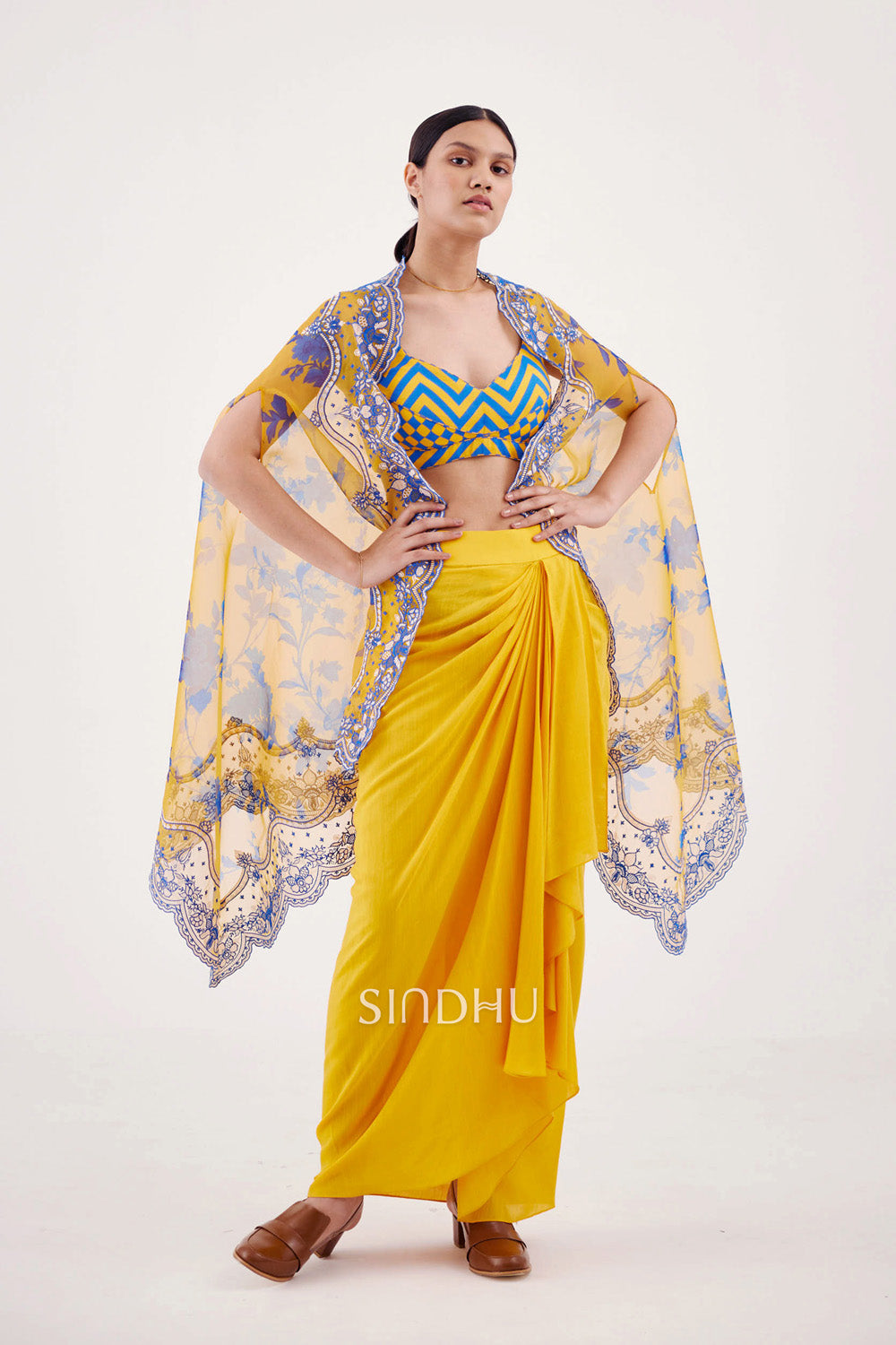 Loose Fit Itrit Cape in Silk Organza