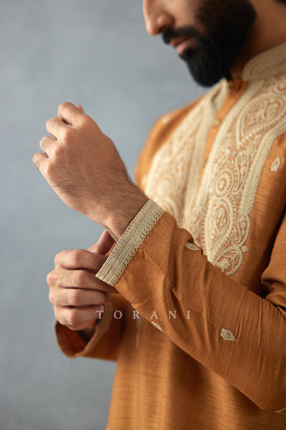 Dahliya Balochi Kurta Set