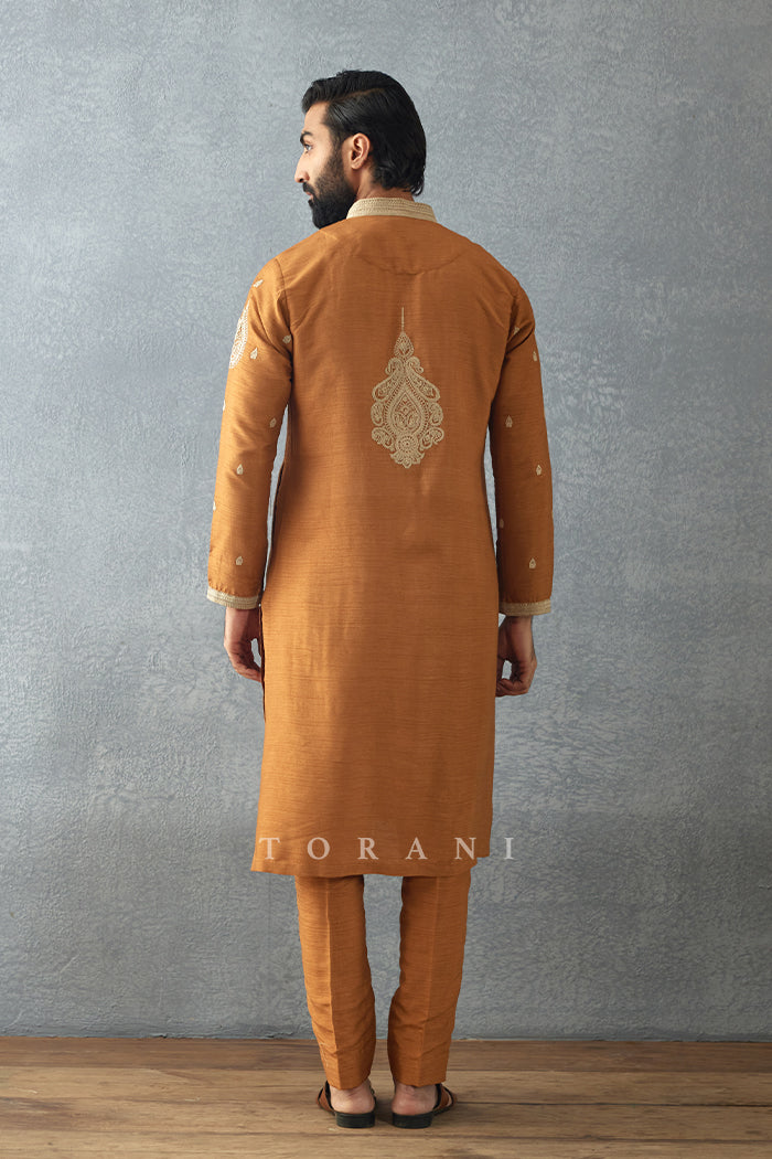 Dahliya Balochi Kurta Set