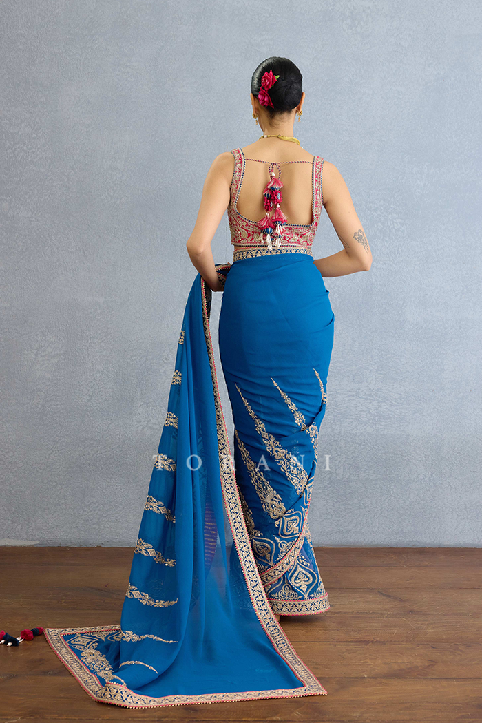 Neeradhi Chitra Saree