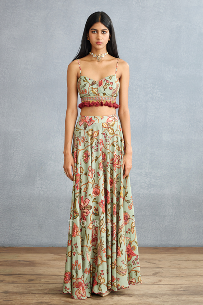 Champa Paavni Cape Set