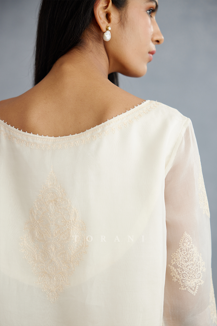 Swetah Aadrita Kurta Set