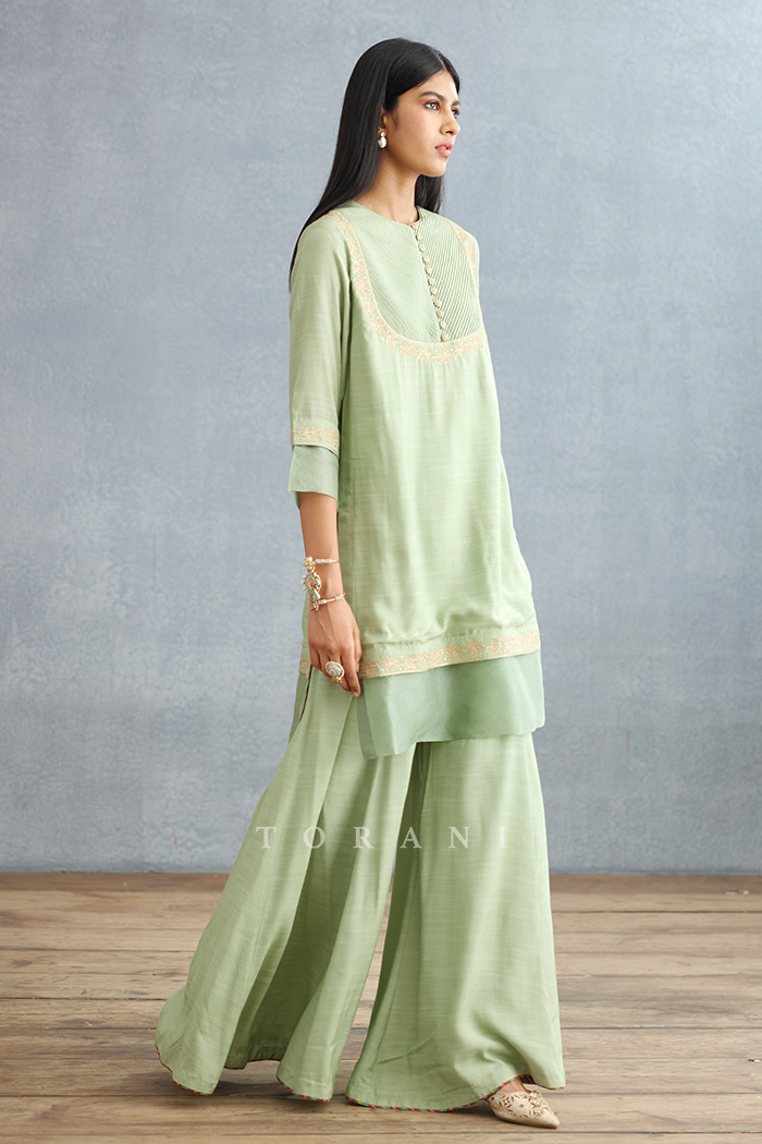 Gul-Neer Varini Kurta Set