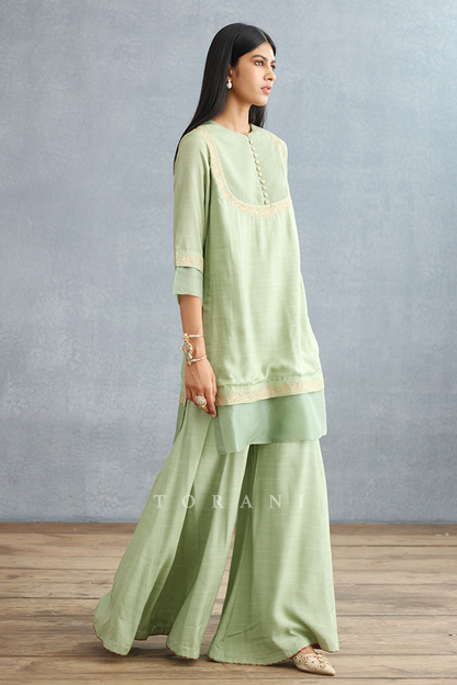 Gul-Neer Varini Kurta Set