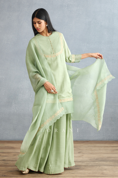 Gul-Neer Varini Kurta Set